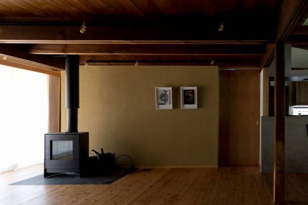 古民家改修に導入された薪ストーブ