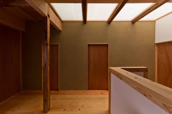 中塗土を用いた古民家改修の壁
