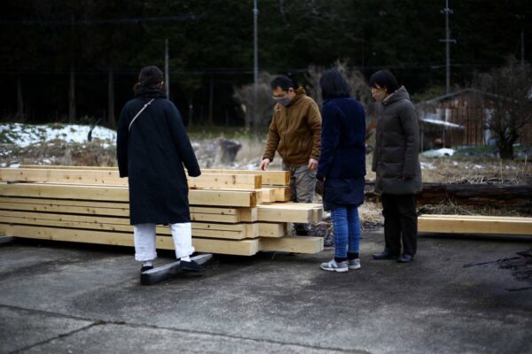 裏山からの材料