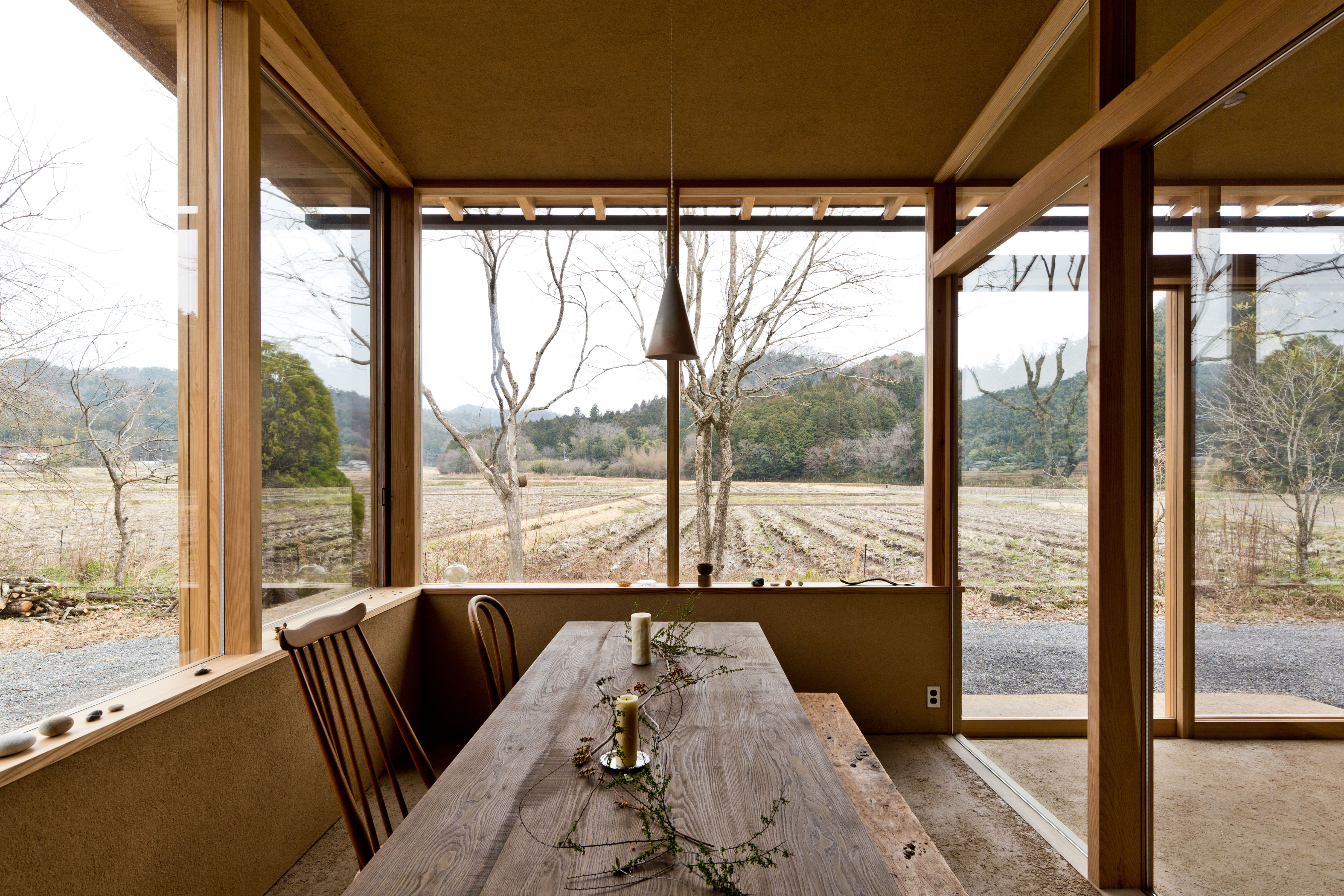 三和土と無垢材と土壁