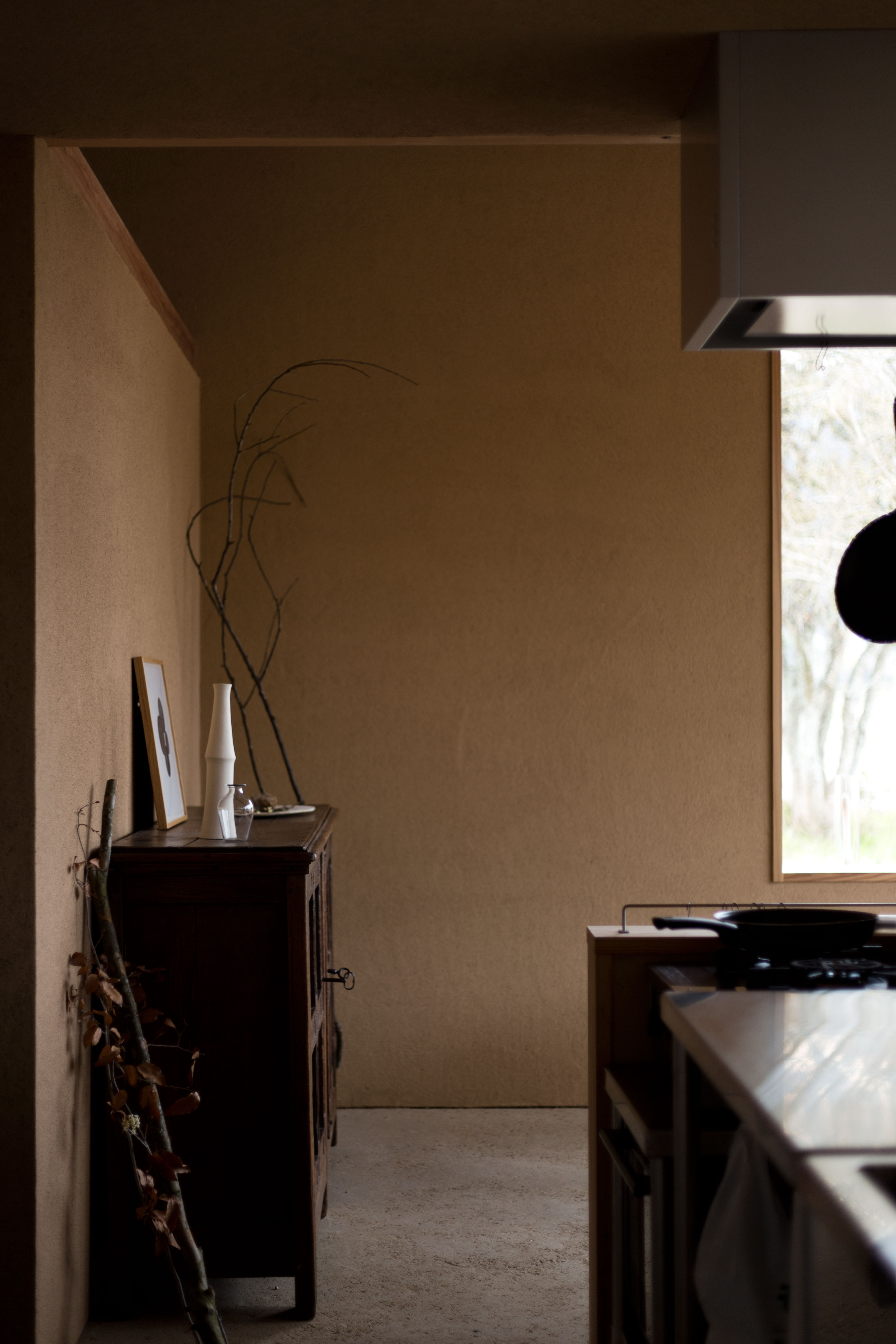 土壁のダイニング